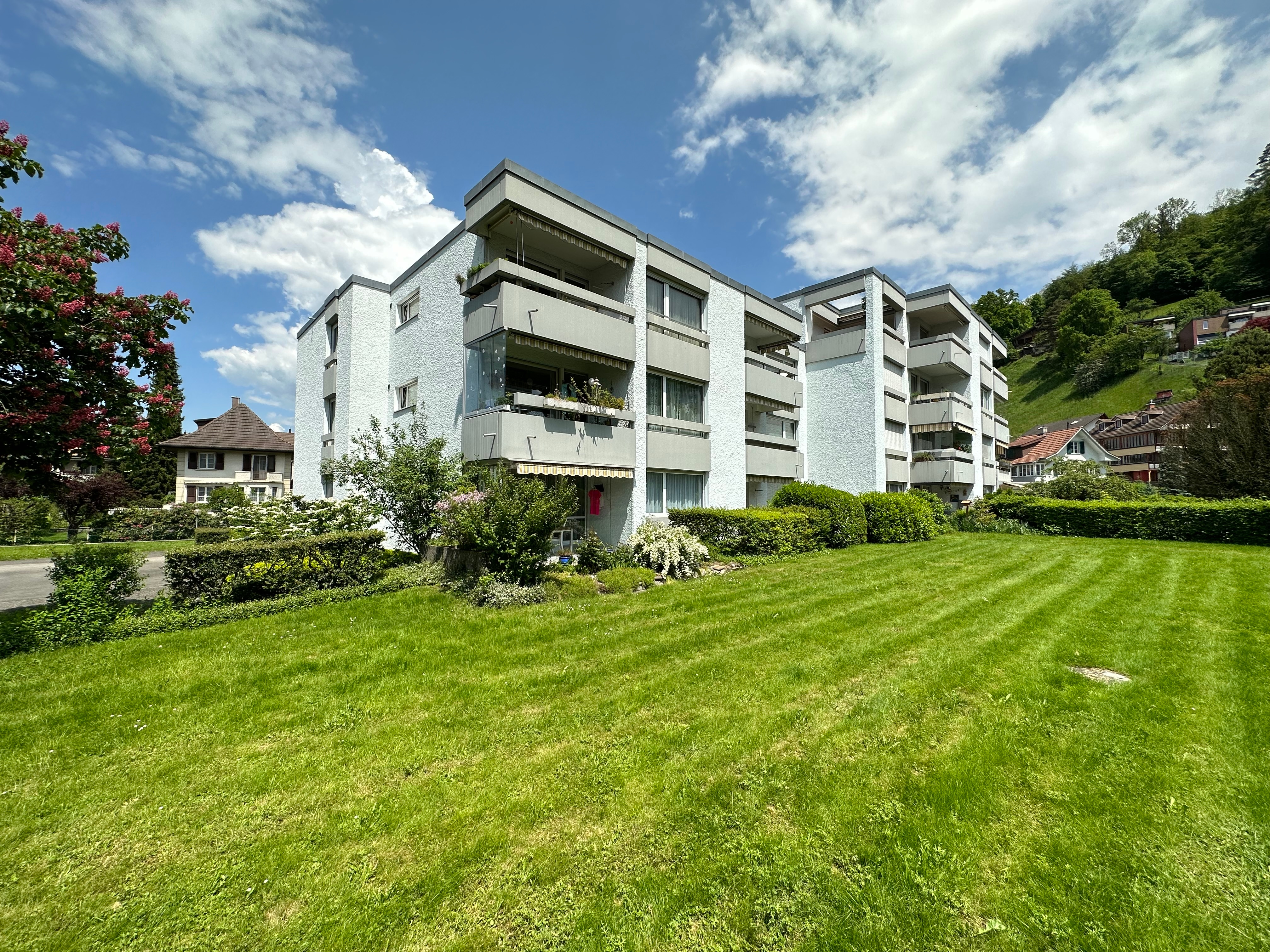 Objekt - Zentral gelegene 3,5-Zimmer-Wohnung mit Weitblick - Ruchti Treuhand Immobilien Thun